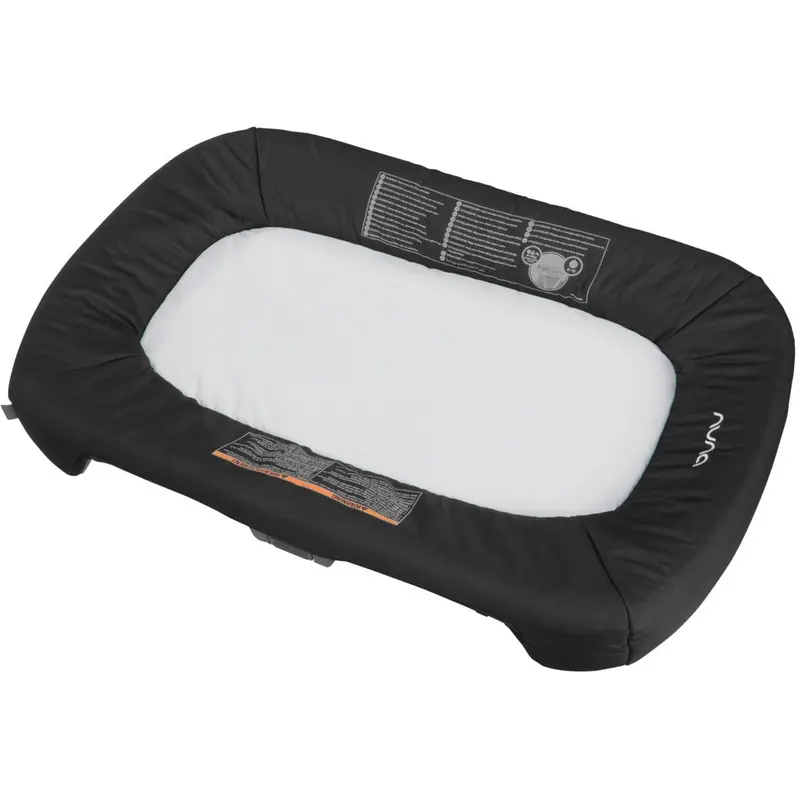 Nuna Sena Aire Changer 1